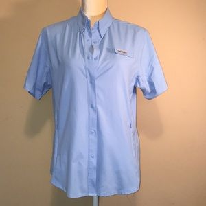 COLUMBIA OMNI-SHADE Vented Button Down Top